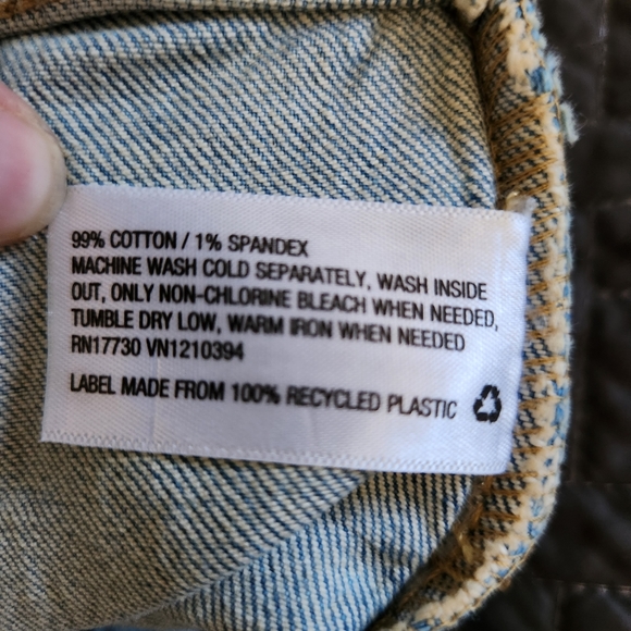 Ingrid & Isabel Maternity Denim Midi Short Expandable Panels Distressed Sz 2/26 - Picture 7 of 12